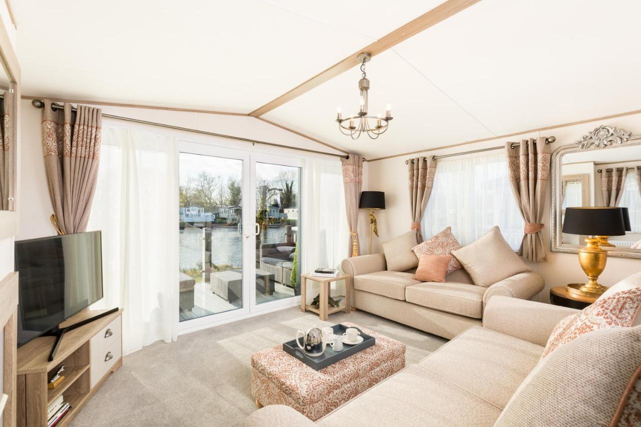 Villa Clearwater à South Cerney Extérieur photo